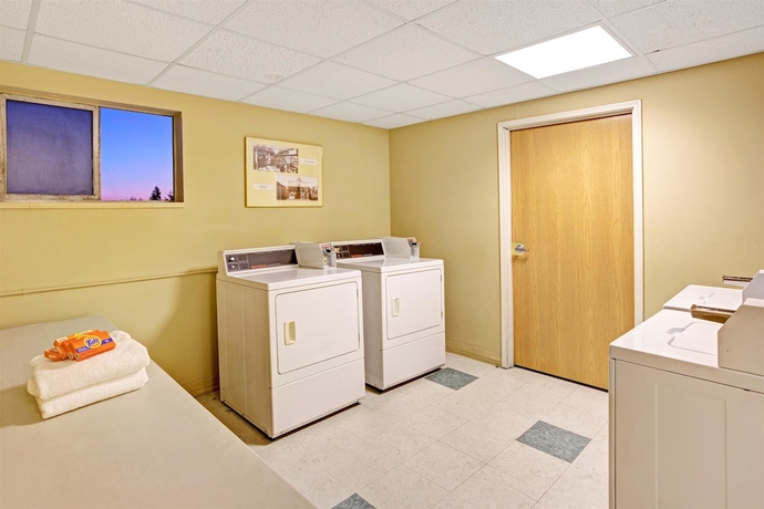 Imagen de los interiores del Hotel Ramada by Wyndham Anchorage Downtown. Foto 16