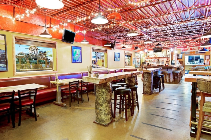 Imagen del bar/restaurante del Hotel Ramada by Wyndham Anchorage Downtown. Foto 3