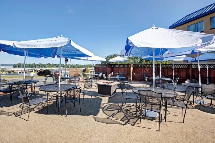 Imagen de los exteriores del Hotel Ramada by Wyndham Anchorage Downtown. Foto 13