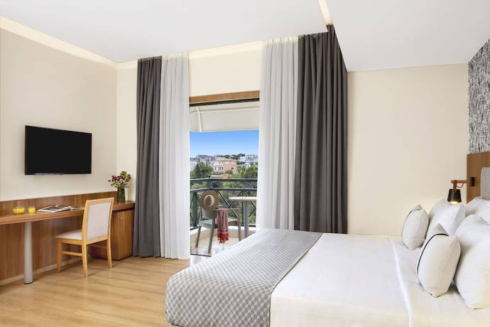 Imagen de la habitación del Hotel Ramada by Wyndham, Athens Club Attica Riviera. Foto 8