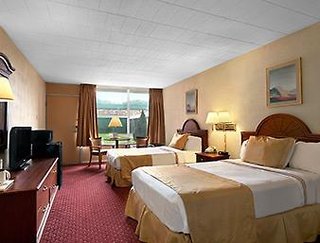 Imagen de la habitación del Hotel Ramada by Wyndham Butler/Tesla Biohealing Resort. Foto 10