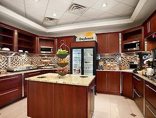 Imagen general del Hotel Ramada by Wyndham Butler/Tesla Biohealing Resort. Foto 3