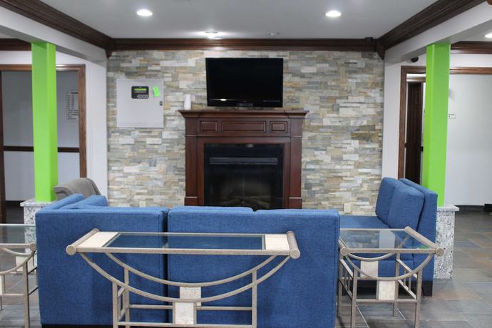 Imagen de los interiores del Hotel Ramada by Wyndham Cedar Rapids South. Foto 18