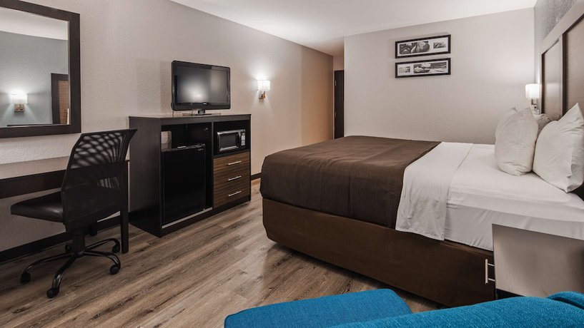 Imagen de la habitación del Hotel Ramada by Wyndham Cedar Rapids South. Foto 15