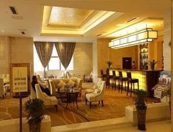 Imagen del bar/restaurante del Hotel Ramada by Wyndham Changzhou. Foto 2