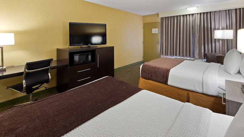 Imagen de la habitación del Hotel Ramada by Wyndham Cocoa. Foto 7