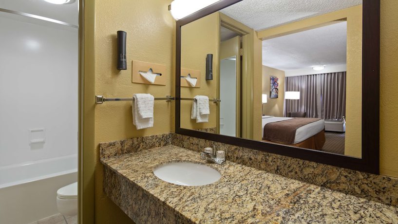 Imagen de la habitación del Hotel Ramada by Wyndham Cocoa. Foto 13