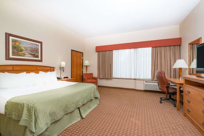 Imagen de la habitación del Hotel Ramada by Wyndham Des Moines Tropics Resort & Conference Ctr. Foto 3