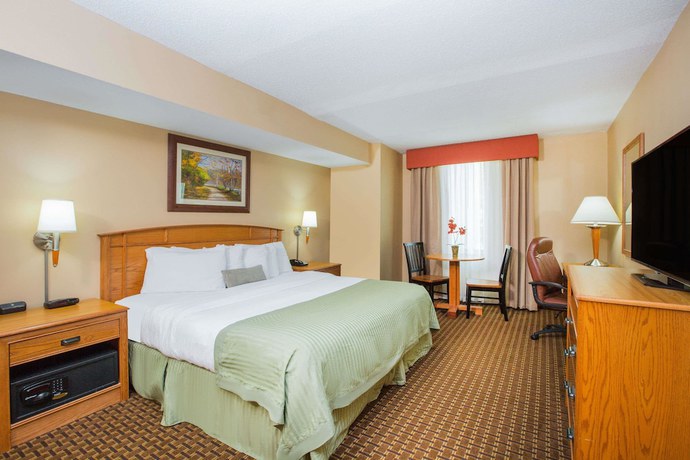 Imagen de la habitación del Hotel Ramada by Wyndham Des Moines Tropics Resort & Conference Ctr. Foto 4