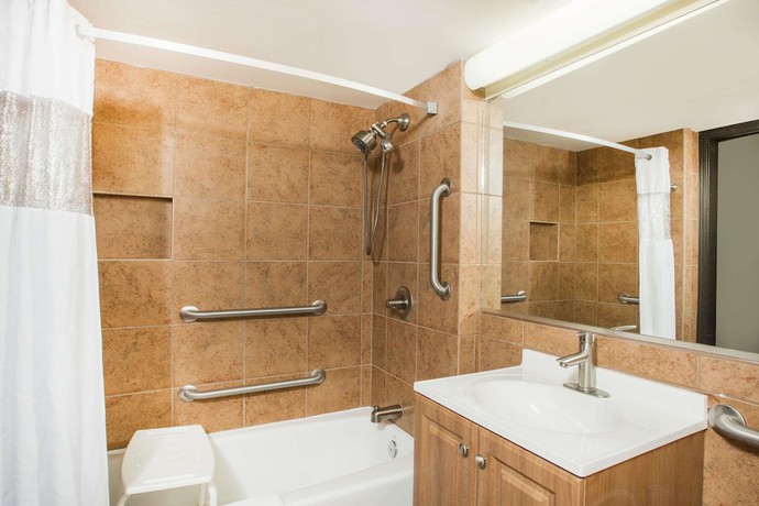Imagen de la habitación del Hotel Ramada by Wyndham Des Moines Tropics Resort & Conference Ctr. Foto 7