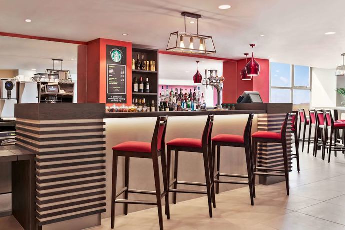 Imagen del bar/restaurante del Hotel Ramada by Wyndham East Kilbride. Foto 3