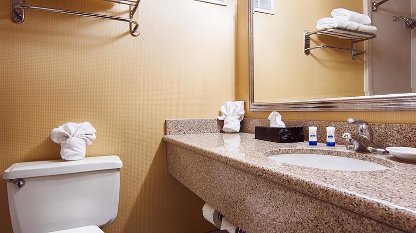 Imagen de la habitación del Hotel Ramada by Wyndham East Syracuse Carrier Circle. Foto 5