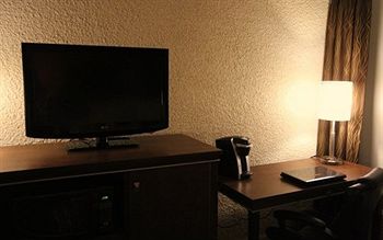Imagen de la habitación del Hotel Ramada by Wyndham Edmonton Yellowhead NW. Foto 4