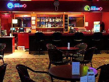 Imagen de los interiores del Hotel Ramada by Wyndham Edmonton Yellowhead NW. Foto 14