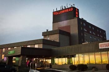 Imagen de los interiores del Hotel Ramada by Wyndham Edmonton Yellowhead NW. Foto 15