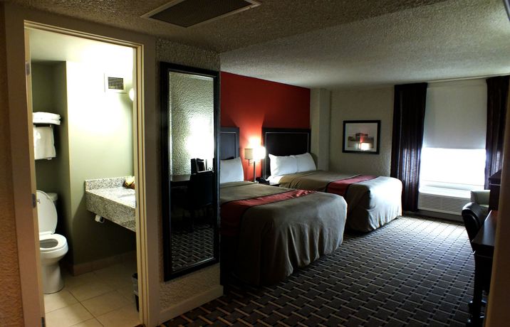 Imagen de la habitación del Hotel Ramada by Wyndham Edmonton Yellowhead NW. Foto 9