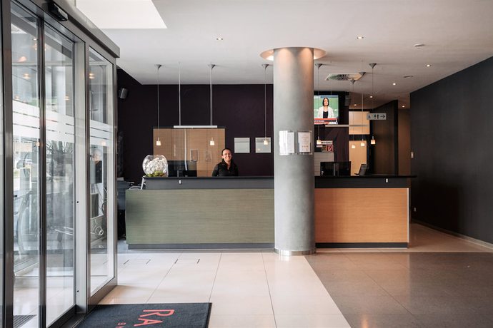 Imagen de los interiores del Hotel Ramada by Wyndham Essen. Foto 8