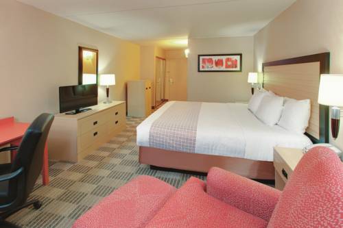 Imagen de la habitación del Hotel Ramada by Wyndham Fairfield NJ. Foto 5