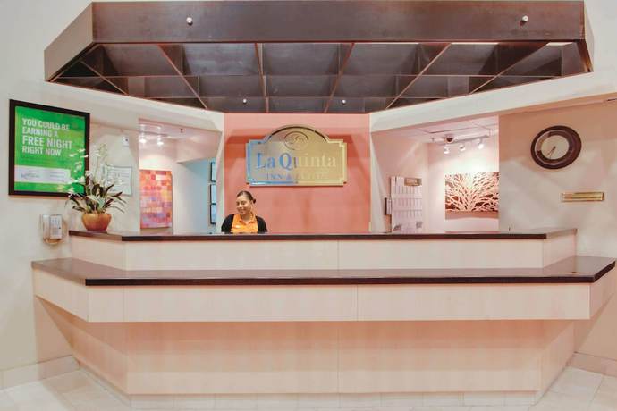 Imagen de los interiores del Hotel Ramada by Wyndham Fairfield NJ. Foto 8