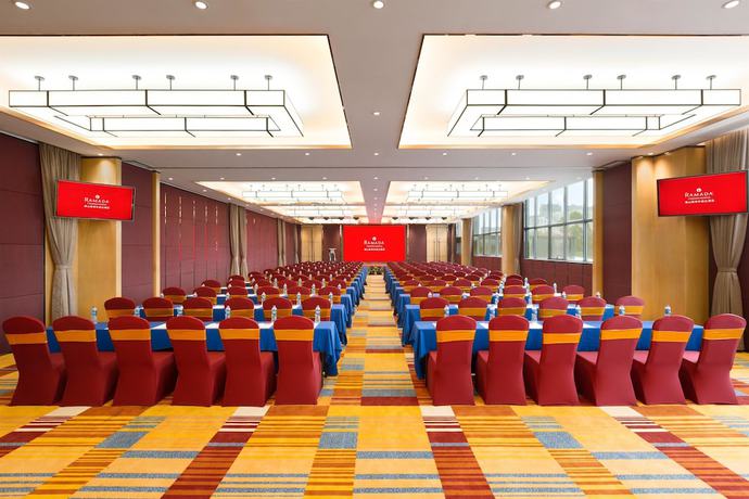 Imagen de los interiores del Hotel Ramada by Wyndham Foshan Nanhai. Foto 19