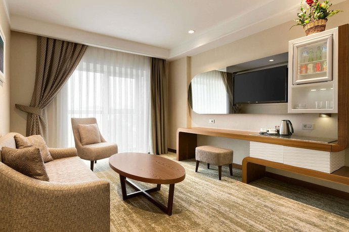 Imagen de la habitación del Hotel Ramada by Wyndham Gemlik. Foto 17