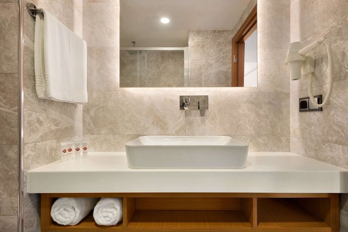Imagen de la habitación del Hotel Ramada by Wyndham Giresun Piraziz. Foto 6