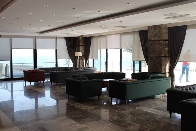 Imagen del bar/restaurante del Hotel Ramada by Wyndham Giresun Piraziz. Foto 2