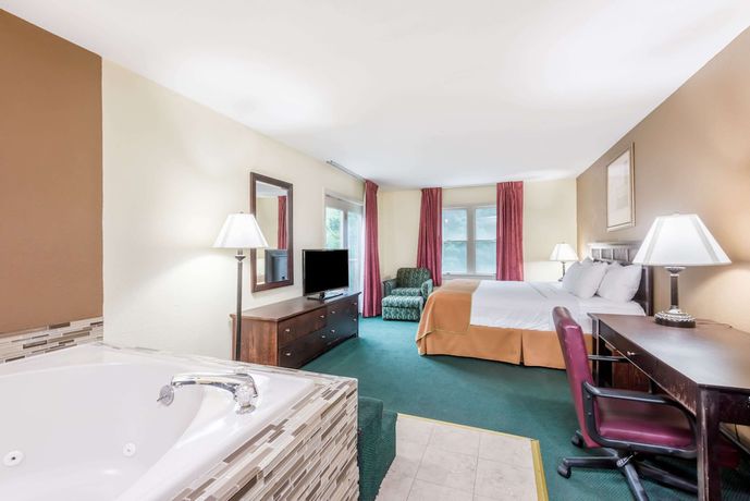 Imagen de la habitación del Hotel Ramada by Wyndham Groton/Mystic. Foto 12