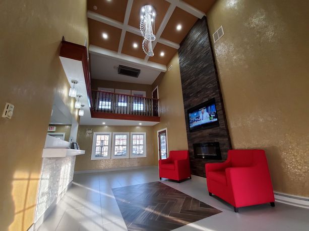 Imagen de los interiores del Hotel Ramada by Wyndham Groton/Mystic. Foto 17
