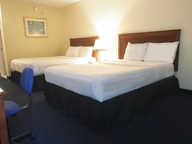 Imagen de la habitación del Hotel Ramada by Wyndham Hartford North / Bradley Airport. Foto 10