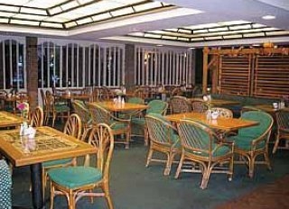 Imagen del bar/restaurante del Hotel Ramada by Wyndham Houston Intercontinental Airport East, Humble. Foto 2