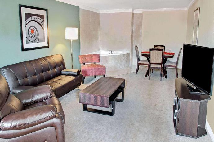 Imagen de la habitación del Hotel Ramada by Wyndham Houston Intercontinental Airport East, Humble. Foto 5