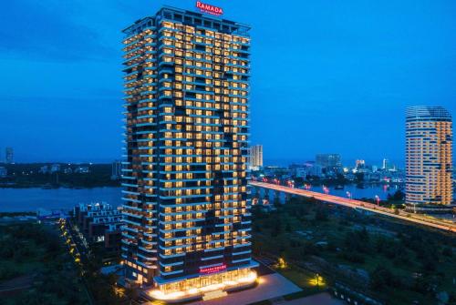 Imagen general del Hotel Ramada by Wyndham Huizhou Double Moon Bay. Foto 10