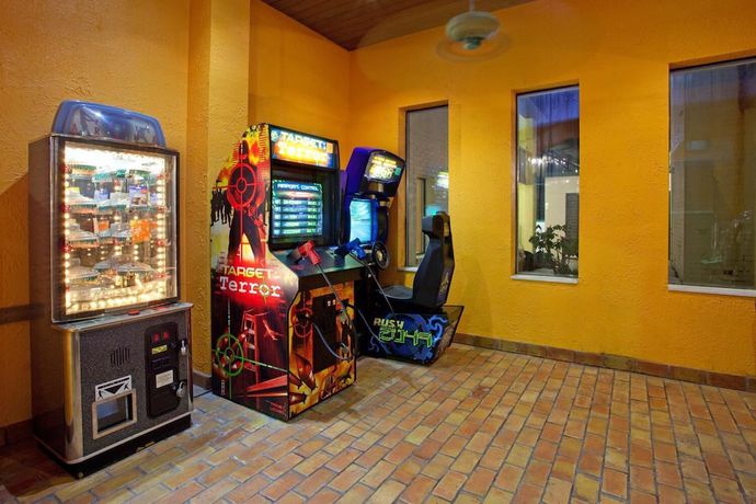 Imagen de los interiores del Hotel Ramada by Wyndham Indiana. Foto 9