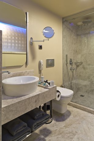 Imagen de la habitación del Hotel Ramada by Wyndham Istanbul Pera. Foto 5