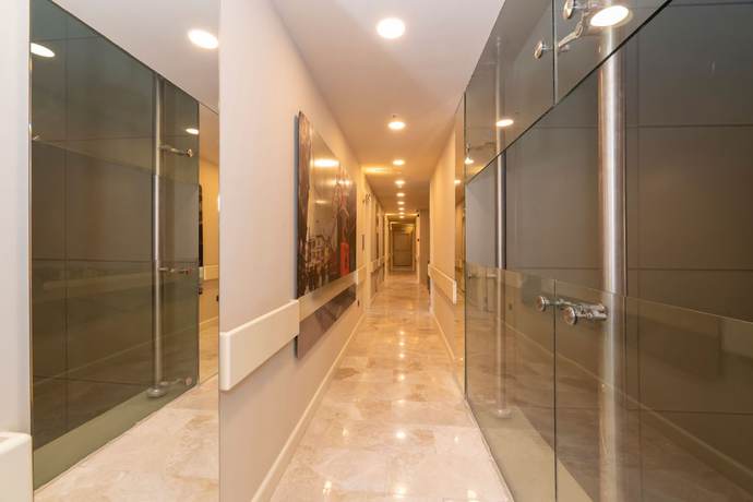 Imagen de los interiores del Hotel Ramada by Wyndham Istanbul Pera. Foto 19