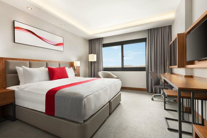Imagen de la habitación del Hotel Ramada by Wyndham Izmir Aliaga. Foto 20