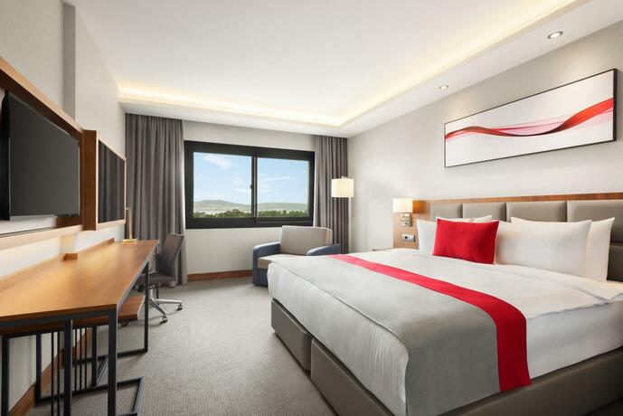 Imagen de la habitación del Hotel Ramada by Wyndham Izmir Aliaga. Foto 22