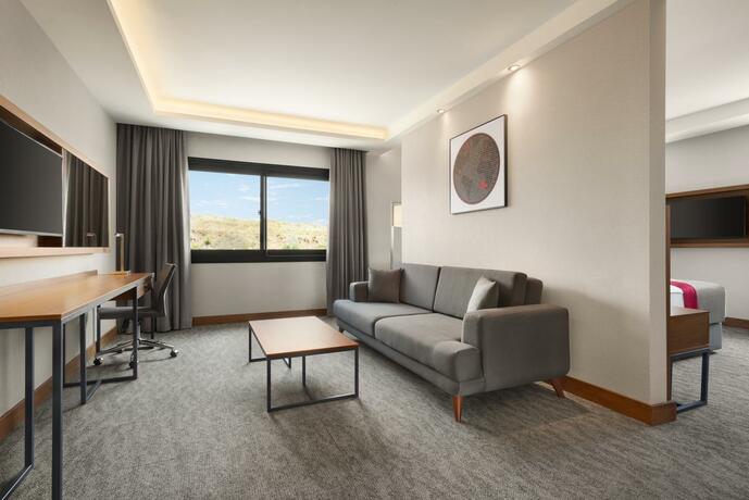 Imagen de la habitación del Hotel Ramada by Wyndham Izmir Aliaga. Foto 27