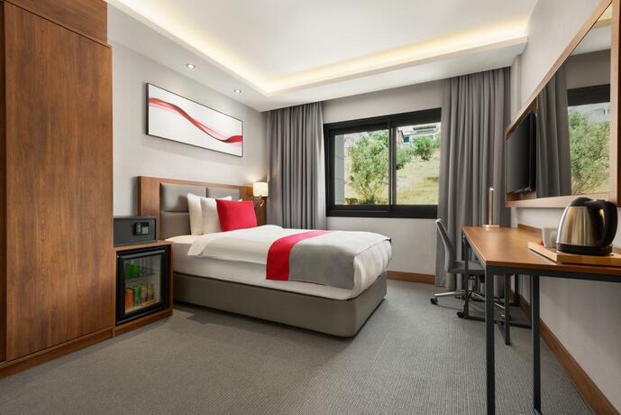 Imagen de la habitación del Hotel Ramada by Wyndham Izmir Aliaga. Foto 35