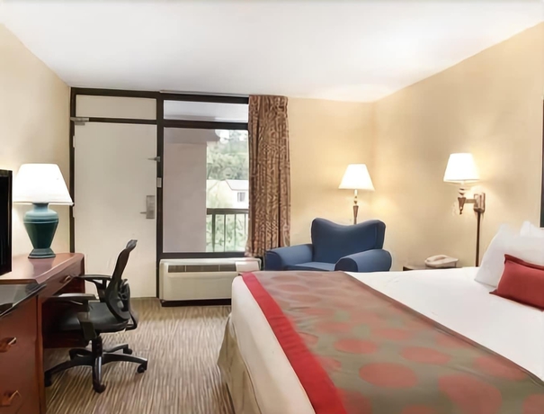 Imagen de la habitación del Hotel Ramada by Wyndham Jacksonville Hotel & Conference Center. Foto 5