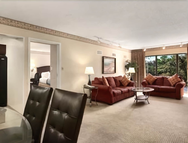 Imagen de la habitación del Hotel Ramada by Wyndham Jacksonville Hotel & Conference Center. Foto 10
