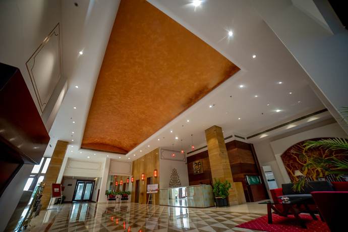 Imagen de los interiores del Hotel Ramada by Wyndham Jaipur Jaisinghpura. Foto 19
