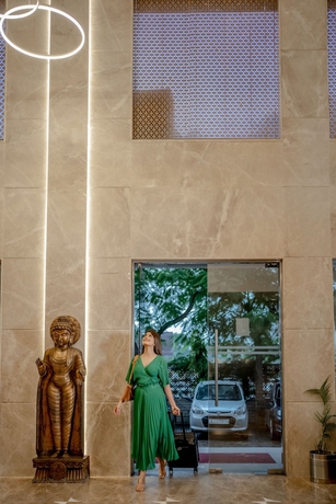 Imagen de los interiores del Hotel Ramada by Wyndham Jaipur North. Foto 12