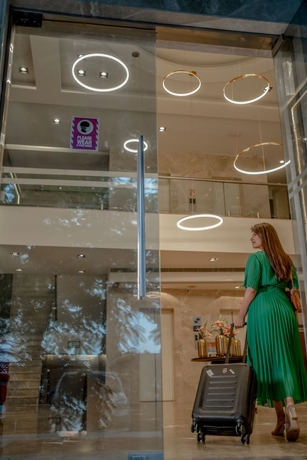 Imagen de los interiores del Hotel Ramada by Wyndham Jaipur North. Foto 17