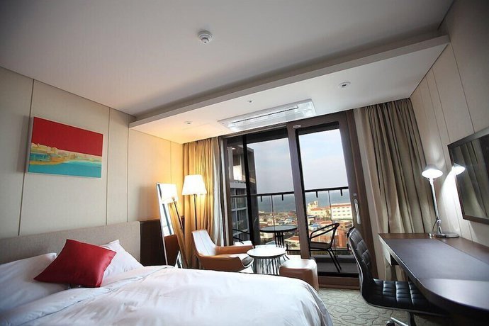 Imagen de la habitación del Hotel Ramada by Wyndham Jeju Hamdeok. Foto 3