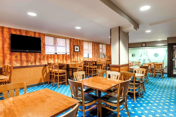 Imagen de los interiores del Hotel Ramada by Wyndham Jersey City. Foto 14