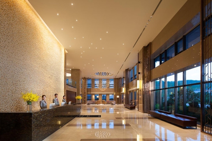 Imagen de los interiores del Hotel Ramada by Wyndham Jinan. Foto 13