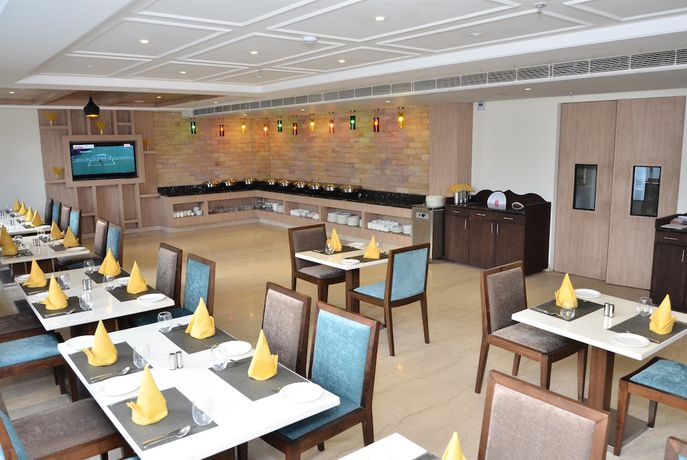 Imagen del bar/restaurante del Hotel Ramada by Wyndham Kasauli. Foto 3