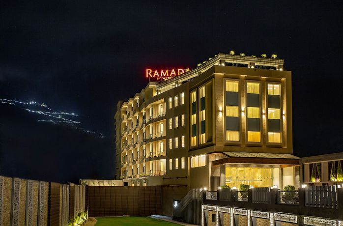 Imagen general del Hotel Ramada by Wyndham Katra Station Road. Foto 1